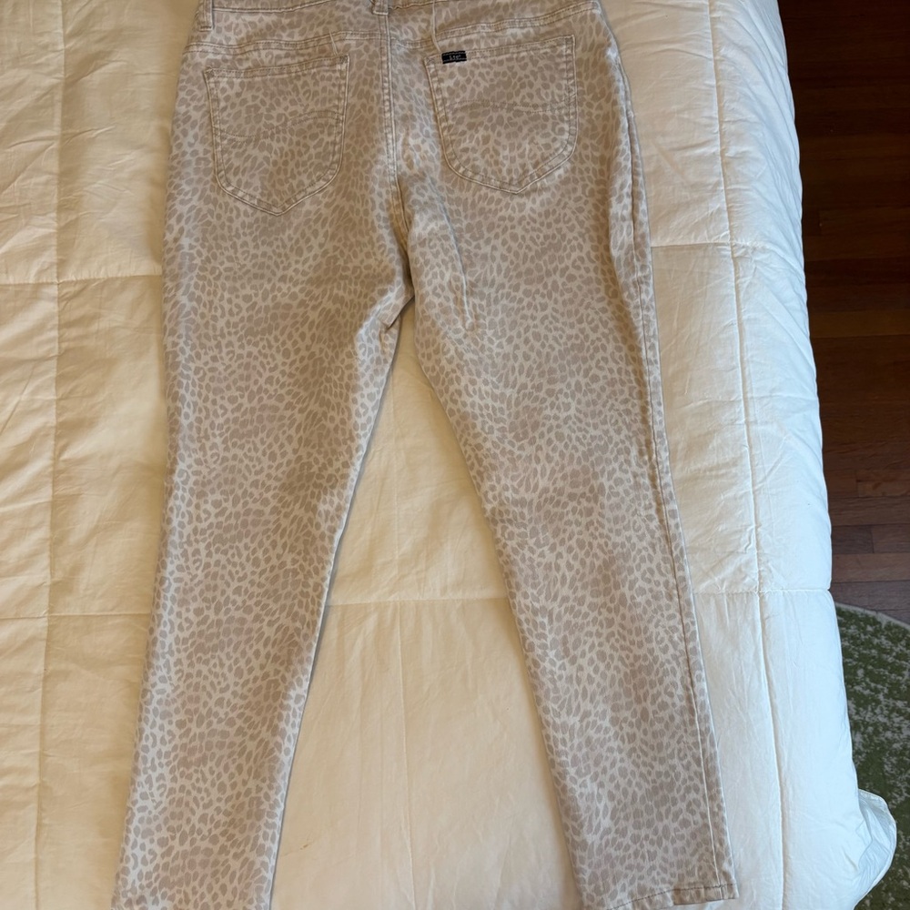 Lee Leopard Print Women Jeans - Picture 2 of 6